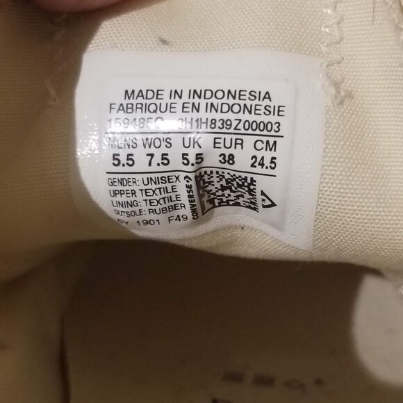 NWOT Converse All Stars, size W 7.5/M 5.5 - Picture 7 of 8
